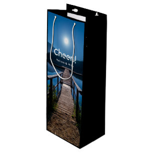 Pier på natten under en hel måndag