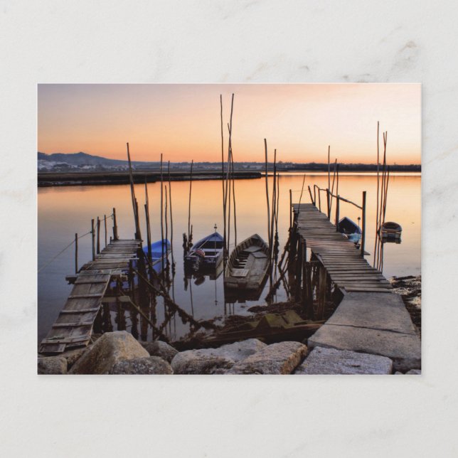 Pier stilt vid floden vykort (Framsida)