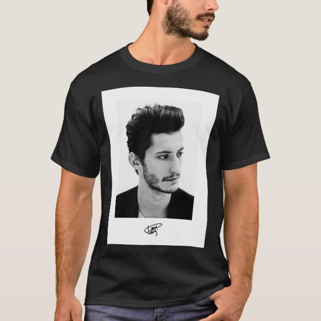 Pierre Niney - Fransk actor porträtt Classic T-Shi T Shirt (Framsida)