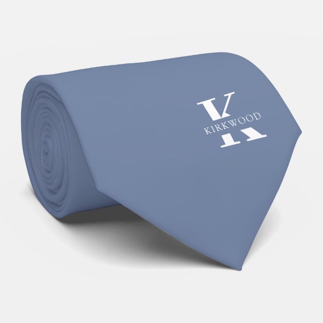 Pigeon Blue | Elegant Monogram + Namn | Tvåsidig Slips (Rullad)