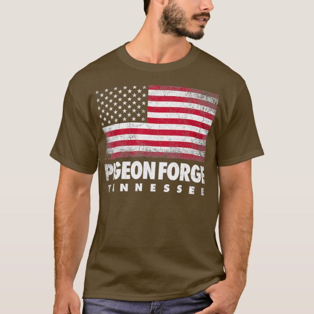 Pigeon Forge Tennessee 4:e juli amerikanska Flagga T Shirt (Framsida)