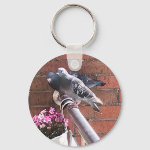 Pigeon Pair och Rosa Flowers Nyckelring