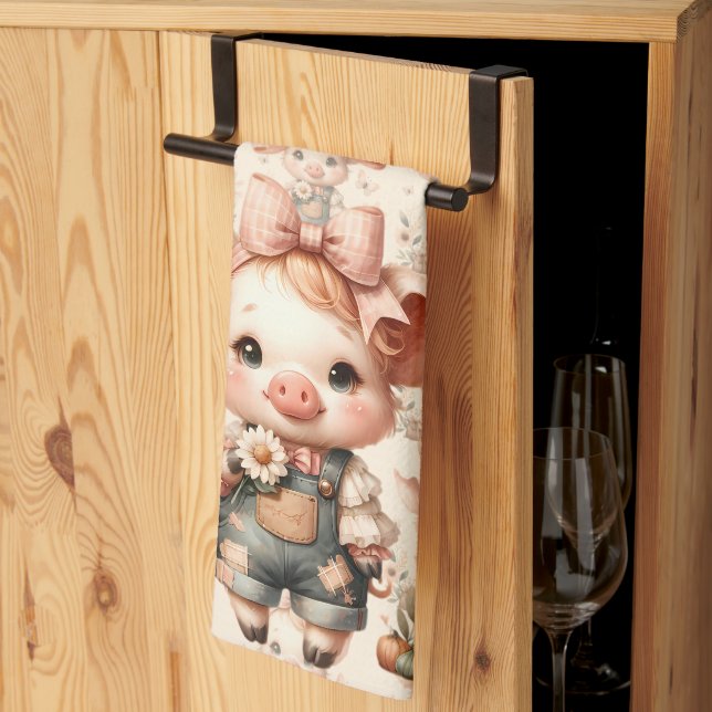 Piglet med fantasifull overall i persika kökshandduk (Thirds Fold)