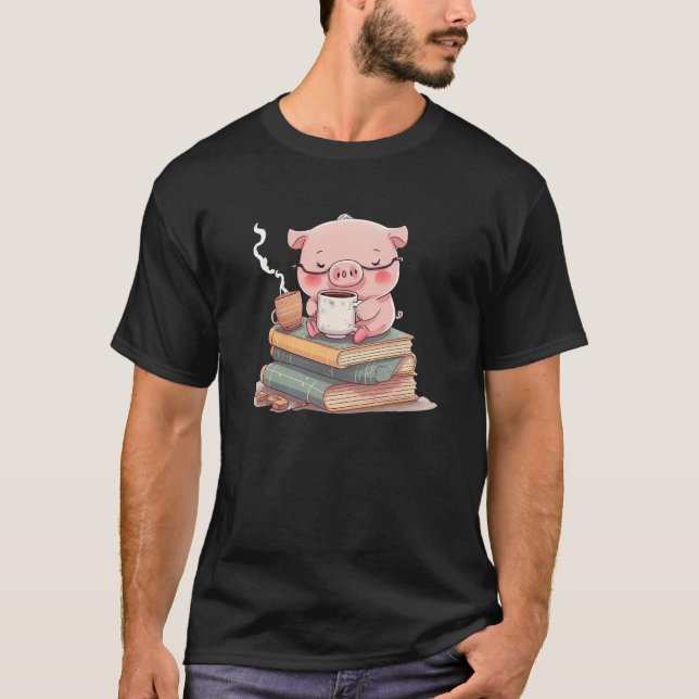 Piglet Prodigy Reading & Sipping T Shirt (Framsida)