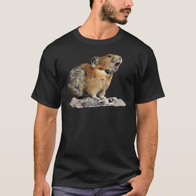 Pika Howling Essential T-Shirt (Framsida)