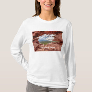 Pikes går igenom en Långärmad Tshirt i Sten Hål T Shirt