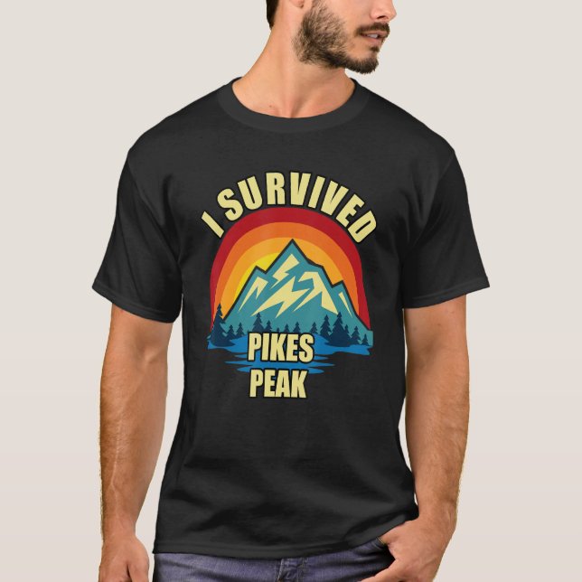 Pikes Peak Hiking Mountian Climbing T Shirt (Framsida)