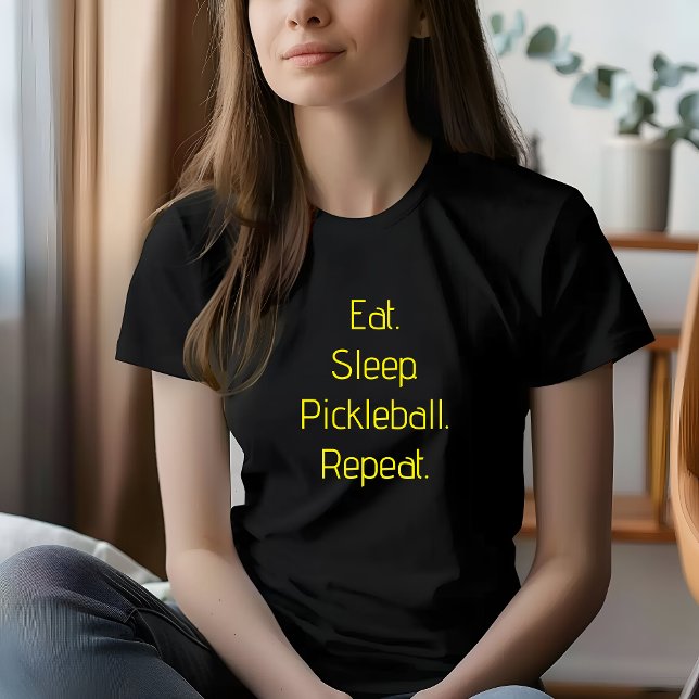 Pikleball Älskare Dream: Gåvor till hennes gult T Shirt (Skapare uppladdad)