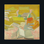Pilar över Fransk Novels | Vincent van Gogh Magnet<br><div class="desc">Piles of Fransk Novels (1887),  av den nederländske postimponerande konstnären Vincent Van Gogh. Originalteckningen är en olja på arbetsytan som skildrar staplar av bokar i pulserande gult-toner. Använda verktygen för att lägga till anpassningsbar eller anpassa bilden.</div>