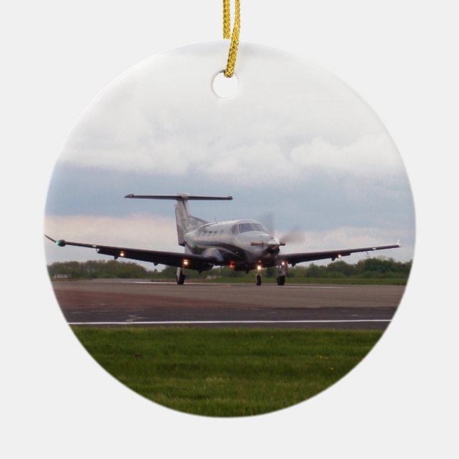 Pilatus PC 12 Julgransprydnad Keramik (Framsidan)