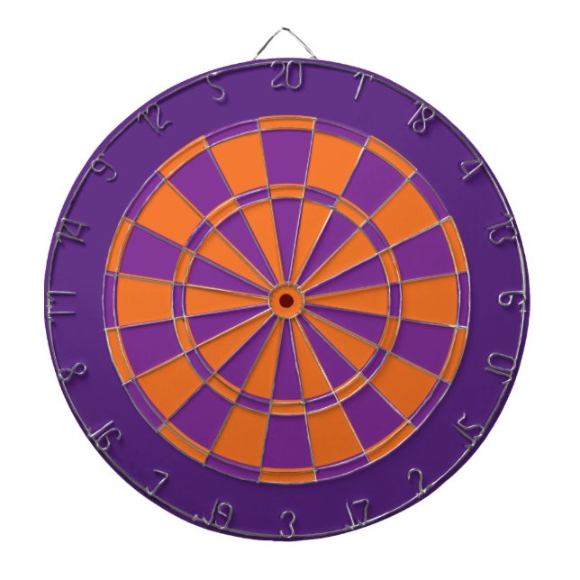 Pilen stiger ombord: Orange, lilor och mörka lilor Darttavla (Framsidan)