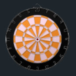 Pilen stiger ombord: Tända - rosor, orangen och Darttavla<br><div class="desc">Tända - rosor,  orangen och svartfärgadpilen stiger ombord modiga däribland 6 mässingspilar</div>