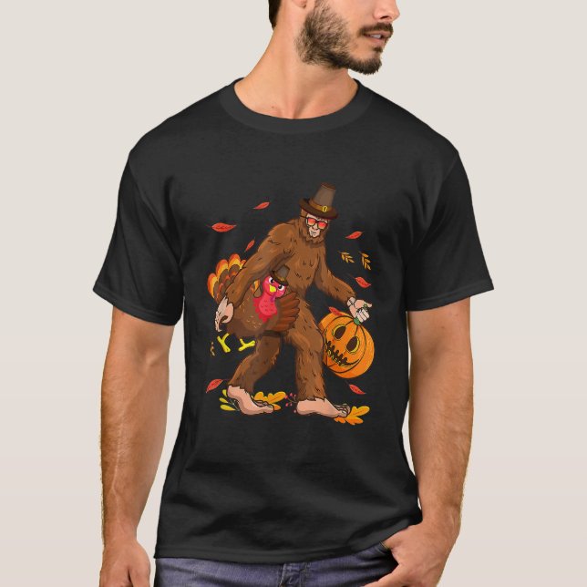 Pilgrim Bigfoot Turkey Retro Thanksgiving Sasquatc T Shirt (Framsida)