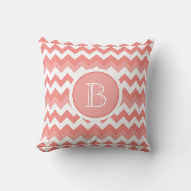 Pillo med Chevron Coral White Monogram Pillow Kudde (Framsida)