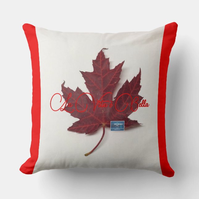 Pillow1-R&W(Maple Löv-Bella-A)RFPMDesigns ©️ 2024 Kudde (Framsida)