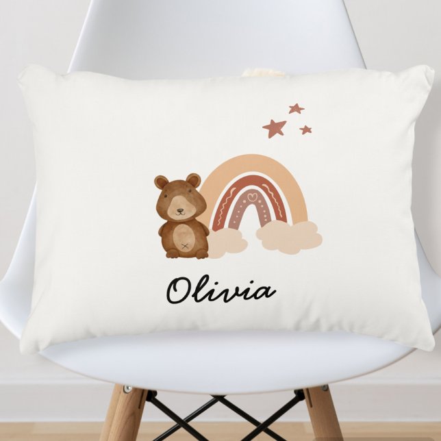 pillow featuring a custom bear design prydnadskudde (Skapare uppladdad)