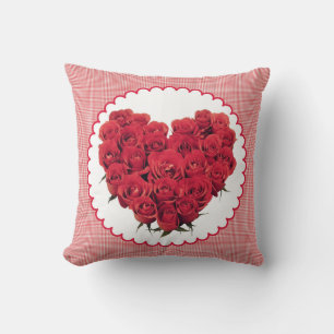 Pillow-hjärtat i röd ros-blomman kudde