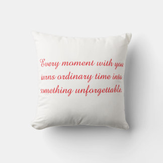 Pillow, in romantic line kudde