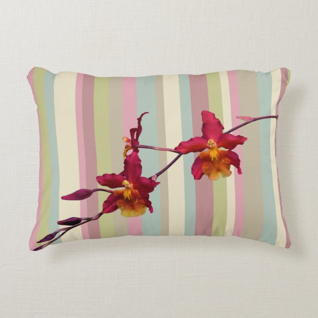 Pillow med en stråle av Cattleya Orchids Prydnadskudde (Framsidan)