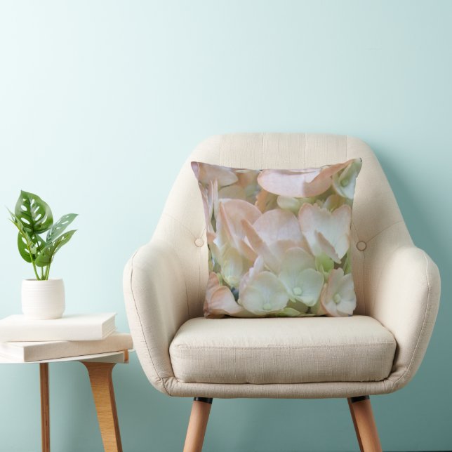 Pillow - Peach Hydrangeas Kudde (Stol)