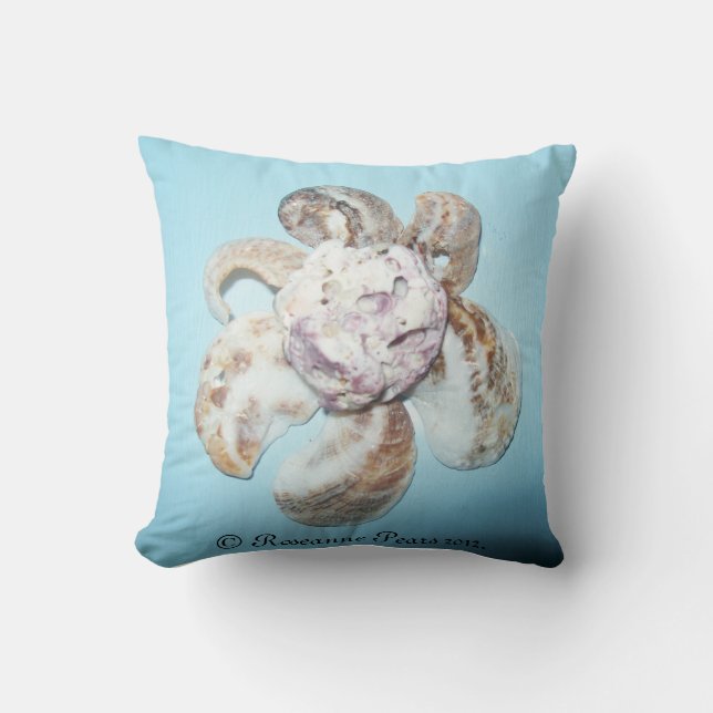 Pillow (ShellFlowerOnBlue) RFPMDesigns ©️ 2012 Kudde (Framsida)
