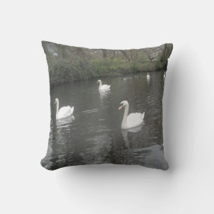 Pillow Svanar Swimming Kudde