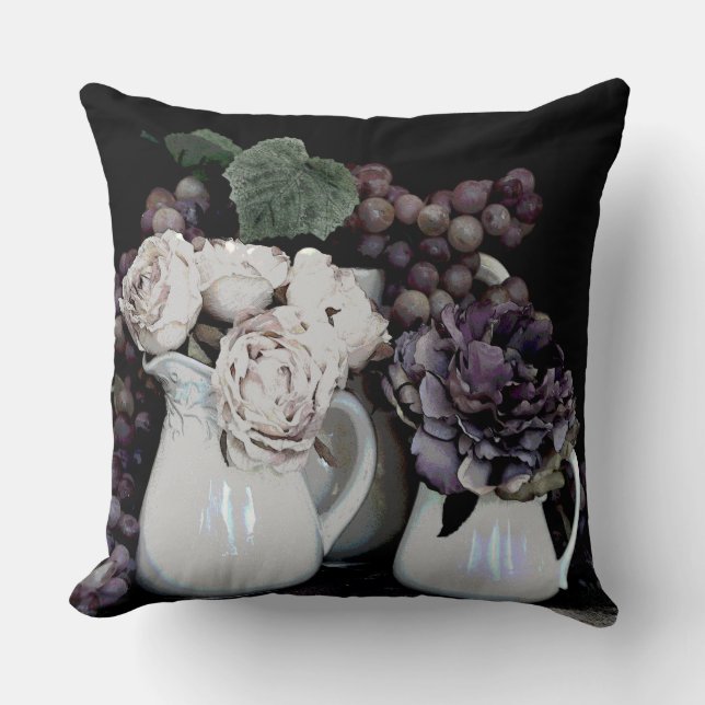 Pillow - Tapestry, Graphics and Flowers Kudde (Framsida)