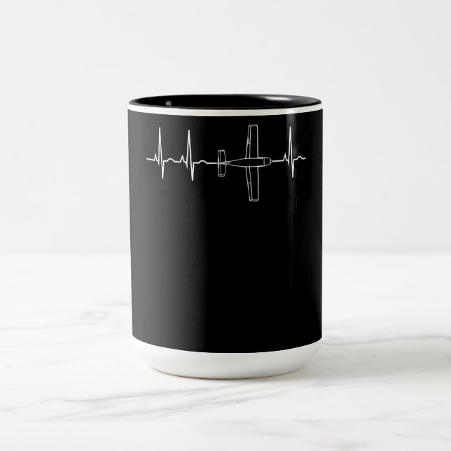 Pilot för flygplanet Hjärtslag flygande gåva Två-Tonad Mugg (Center)