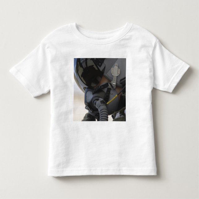 Pilot sitter i A-10 Thunderbolt II T Shirt (Framsida)