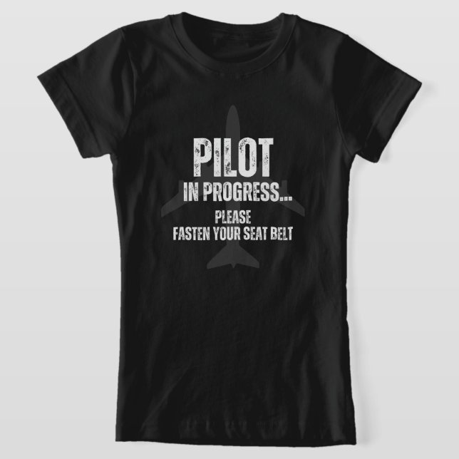 pilot under arbete i framtida pilotflygplan t shirt (Laydown)
