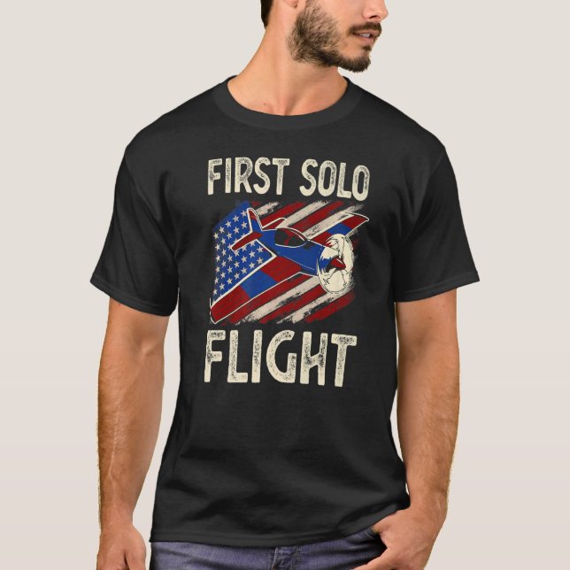 Pilotflyg för första Solo-flygplanet Flygplan T Shirt (Framsida)