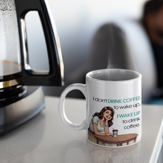 Pin-up Girl—I Wake Up to Drink Coffee Kaffemugg (Skapare uppladdad)