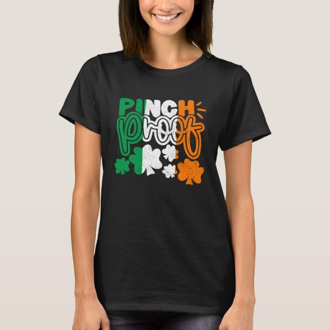 Pinch Proof Shamrock C St Patricks Day Irish Flag T Shirt (Framsida)
