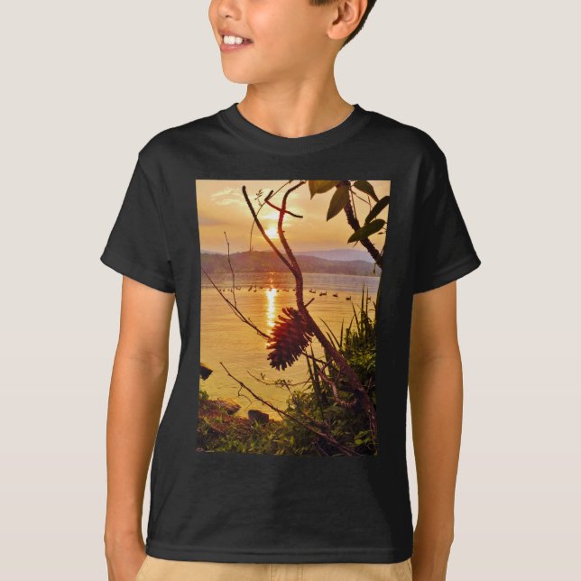 Pinecone Sjö sunset T-shirt (Framsida)