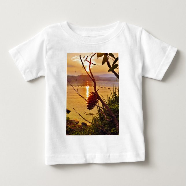 Pinecone Sjö sunset T Shirt (Framsida)