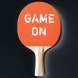 Ping Pong Paddle Pingisracket<br><div class="desc">Ping pong-paddel visas i orange med text: Game On. Anpassa det här objektet eller köp som det är.</div>