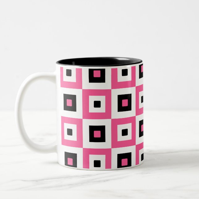 Pink Black and White Checkered Squares Pattern Två-Tonad Mugg (Vänster)