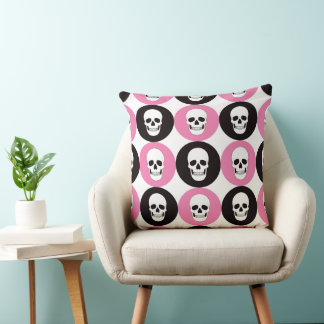 PINK BLACK & WHITE HALLOWEEN SKULLS KUDDE