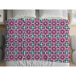 Pink, blue and black geometric pattern fleecefilt