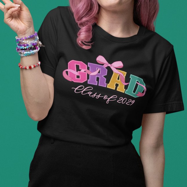 Pink Bow Varsity Letter Grad Class of Year T Shirt (Skapare uppladdad)