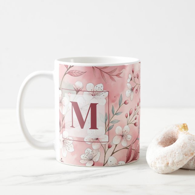 Pink cherry blossom monogram kaffemugg (Med munk)