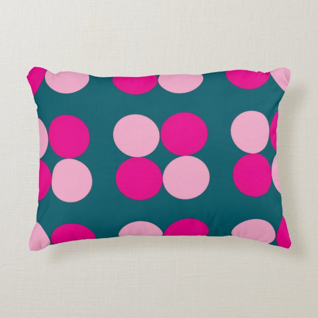 Pink Circles on Green Accent Pillow Prydnadskudde (Framsidan)