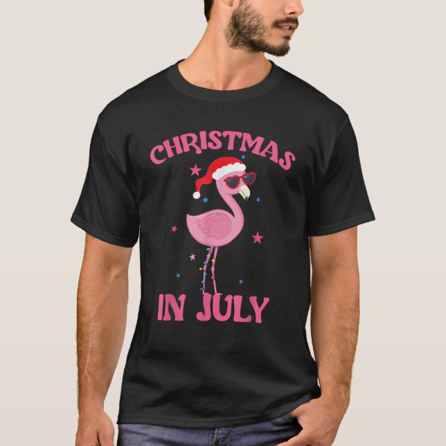 Pink Flamingo in Santa Hat Christmas In July Girl  T Shirt (Framsida)