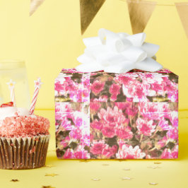 Pink Floral Bloom Pattern – Soft Botanical Design Presentpapper