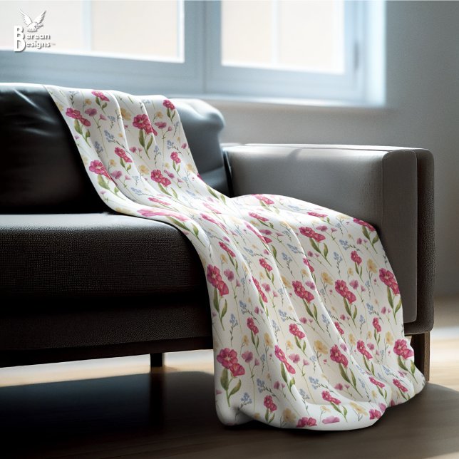 Pink Floral Watercolor Wildflower Fleecefilt (Pretty pink floral watercolor wildflower fleece blanket. Matching home decor available.)