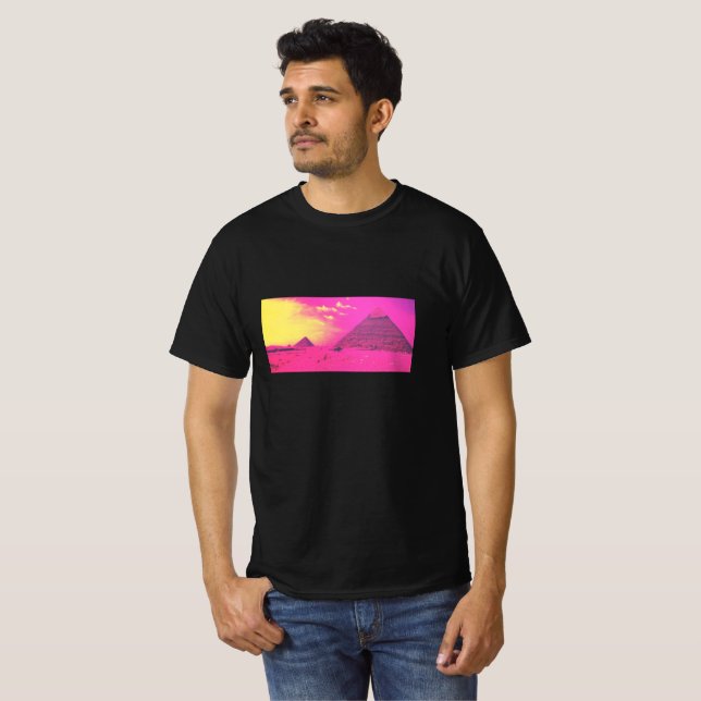 Pink-Pyramids T-Shirt (Hel framsida)