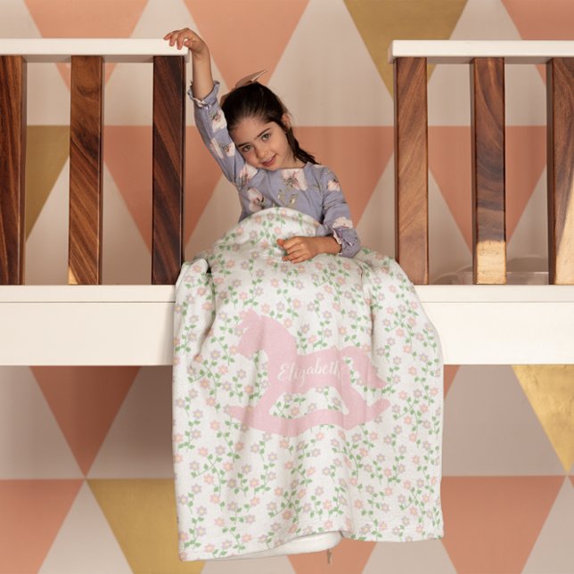 Pink Rocking Horse Fleecefilt (Skapare uppladdad)