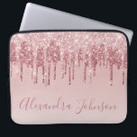 Pink Rose Gold Glitter Sparkle Monogram Laptop Fodral<br><div class="desc">Rosa - Ro Guld Faux-Sleeve- som kör Glitter och Gnistra Elegant Monogram Girly Cute Computer Fodral eller . Det här fodral kan anpassas så att du inkluderar ditt namnteckning skript namn.</div>