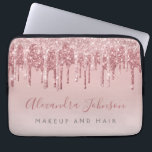 Pink Rose Gold Glitter Sparkle Monogram Laptop Fodral<br><div class="desc">Rosa - Ro Guld Faux-Fodral som kör Glitter och Gnistra Elegant Monogram Business Professionell Hair och makeup Beauty Promotional Work Laptop Computer Sleeve eller . Det här fodral kan anpassas så att det namnteckning skriptet namn och jobb- eller befattningstitel inkluderas.</div>