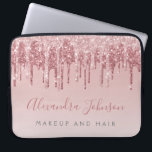 Pink Rose Gold Glitter Sparkle Monogram Laptop Fodral<br><div class="desc">Rosa - Ro Guld Faux-Fodral som kör Glitter och Gnistra Elegant Monogram Business Professionell Hair och makeup Beauty Promotional Work Laptop Computer Sleeve eller . Det här fodral kan anpassas så att det namnteckning skriptet namn och jobb- eller befattningstitel inkluderas.</div>